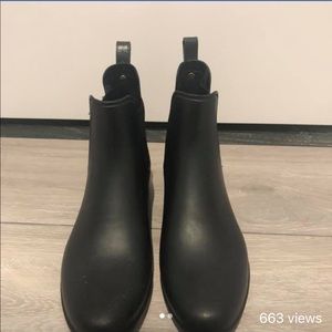 Sam Edelman “Tinsley” rain boots